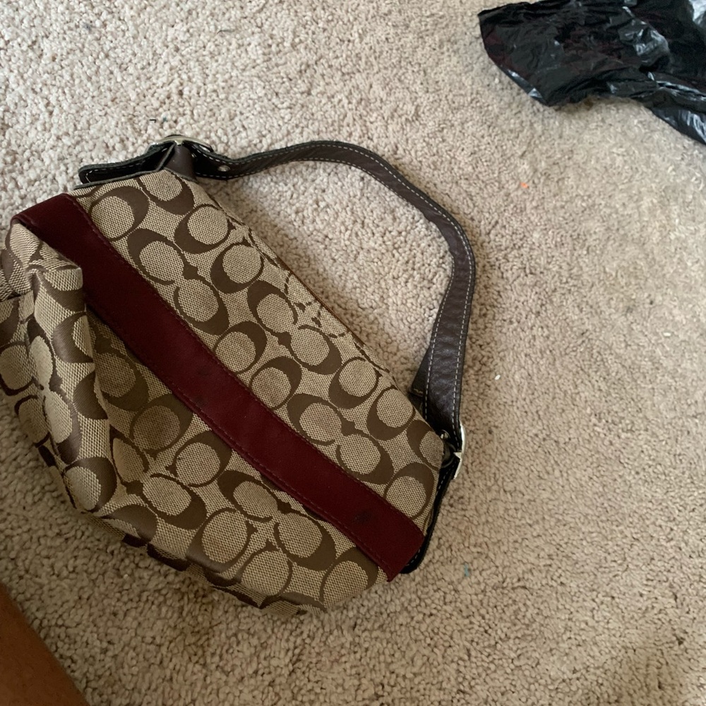 Coach - Picture 2 of 4
